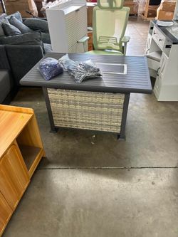 (New in box )43 Inch Outdoor Propane Gas Fire Pit Table,Outdoor Fire Pit Rectangular Tabletop