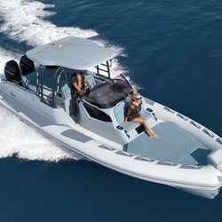 Ranieri Cayman 33 Executive powered By 2 X 300 hp  Mercury 