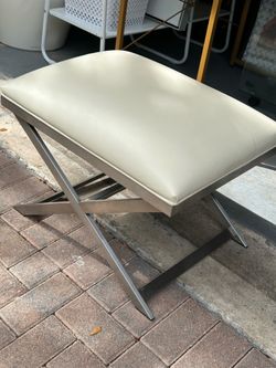 Ethan Allen Modern X-Base Upholstered ottoman bench 25x19 h 19