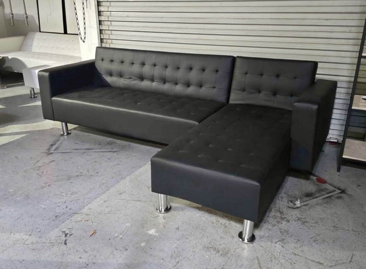 BLACK LEATHER SECTIONAL COUCH 🚚 🔥