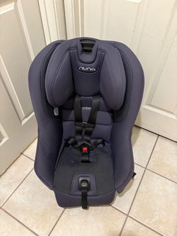 Nuna rava Car 💺 seat