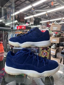 Air Jordan 11 Retro Low Derek Jeter Re2pect
