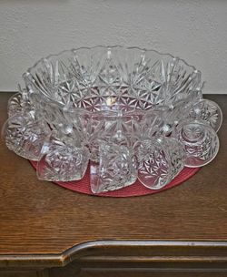 Glass Punch Bowl w/12 Cups