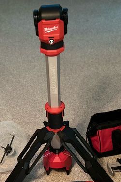 Milwaukee Rocket Light 2132-20 M12 Tower