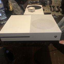 Xbox Series S And Xbox One S