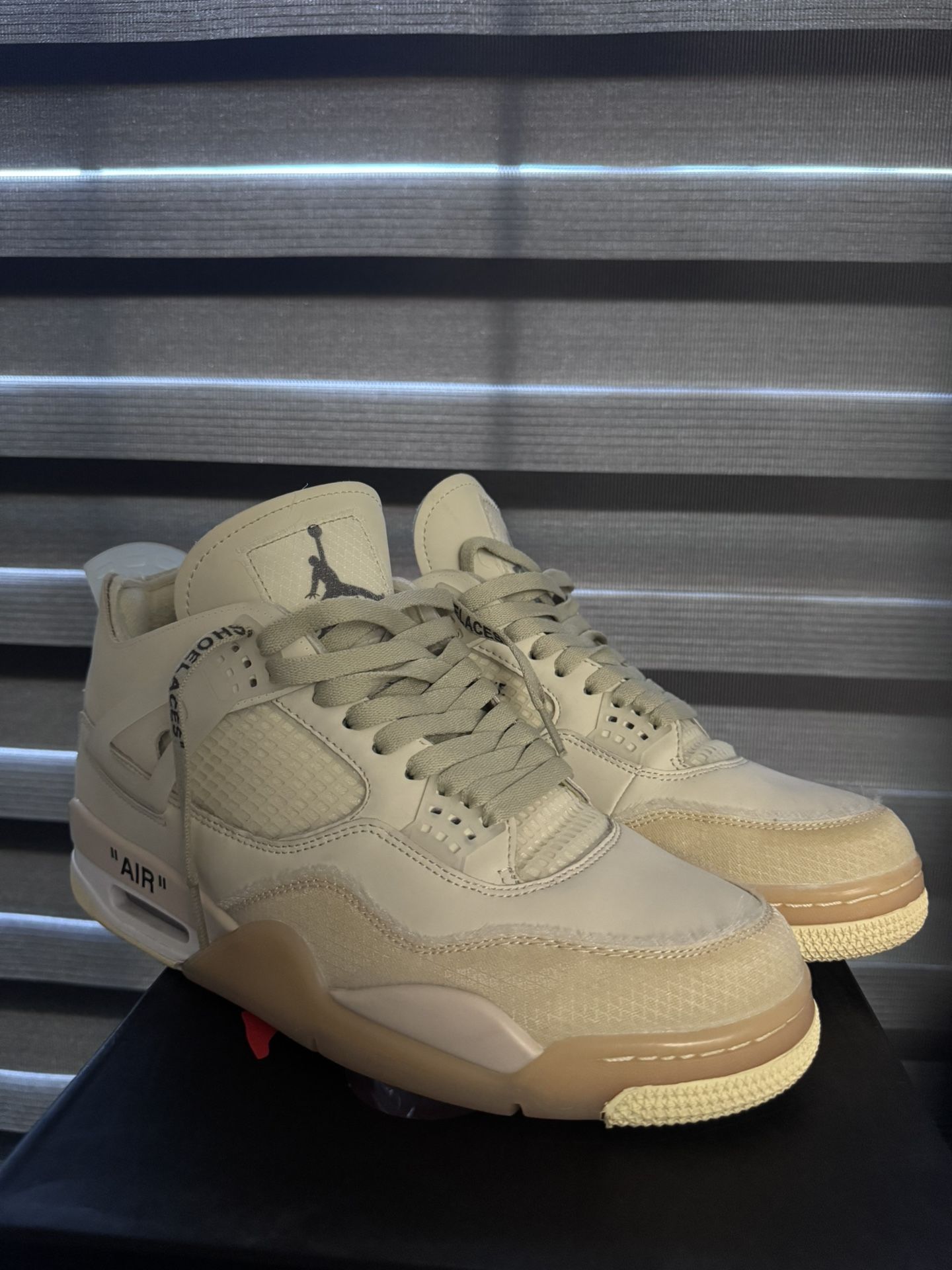 Off White Jordan 4