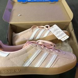 Adidas Gazelle indoor shoes size 7 color pink
