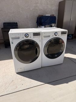 LG Washer and Dryer Set - Front Load Set