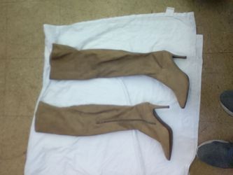 Knee High Boots with Heel Size 9