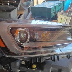 2013- 2016 GMC Acadia Headlamp