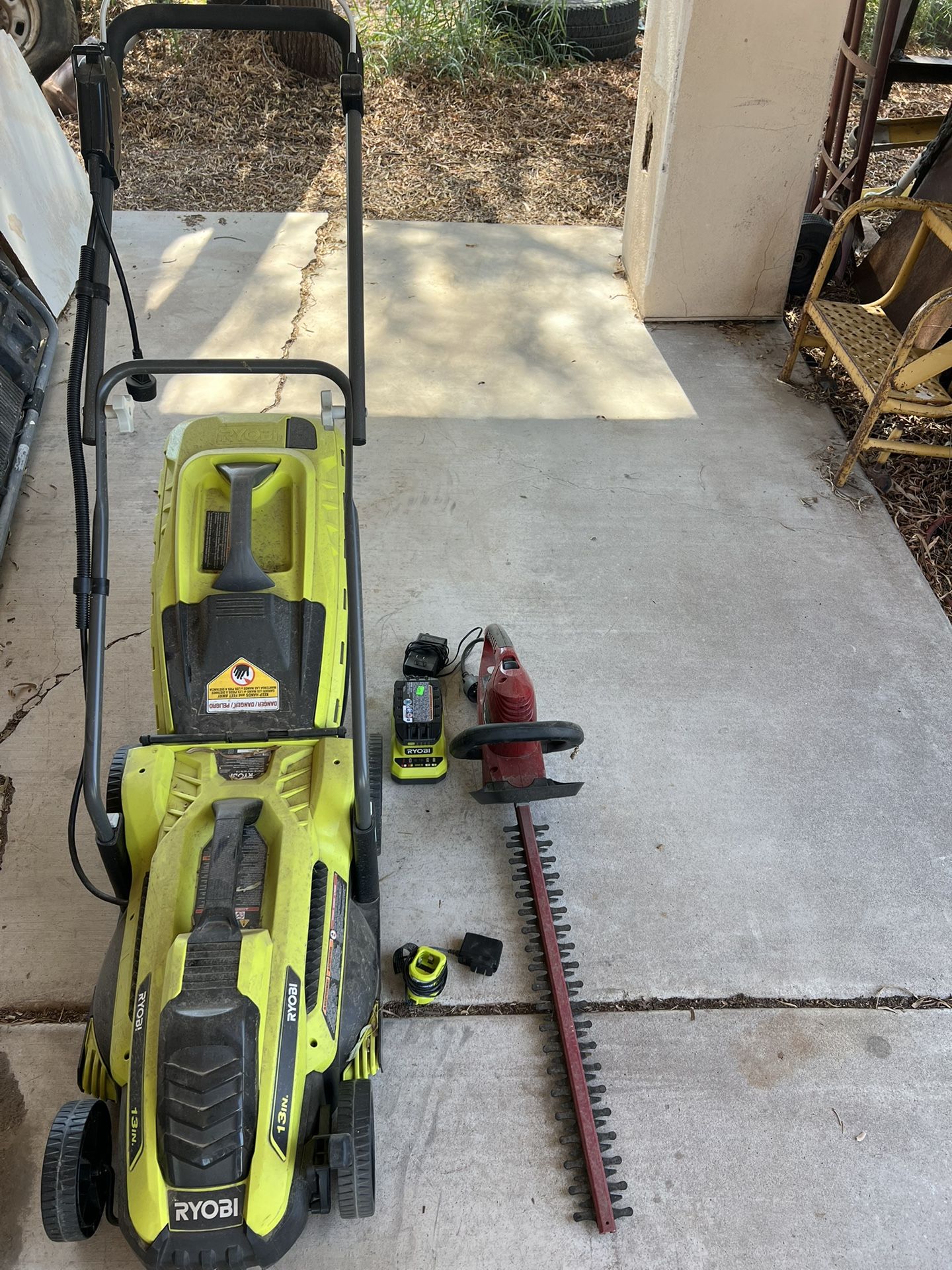 LANDSCAPING EQUIPMENT | MOWER & HEDGE TRIMMER