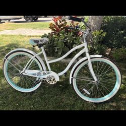 26’ Huffy Beach Cruiser Bike In Good Shape 