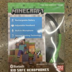 NWT Minecraft Bluetooth kid safe headphones