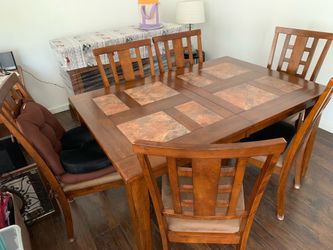 Beautiful Dining set for Six!