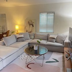 Like New Sectional With Ottoman