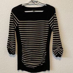 Like new light weight women’s sweater
