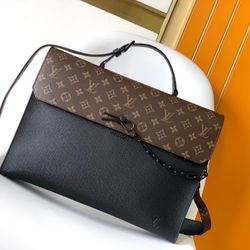 Messenger Louis Vuitton Bag 