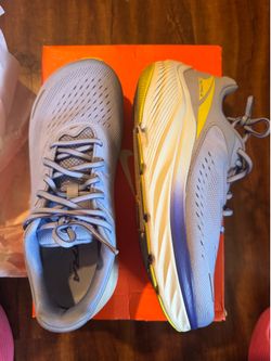 9.5 women altra running shoe