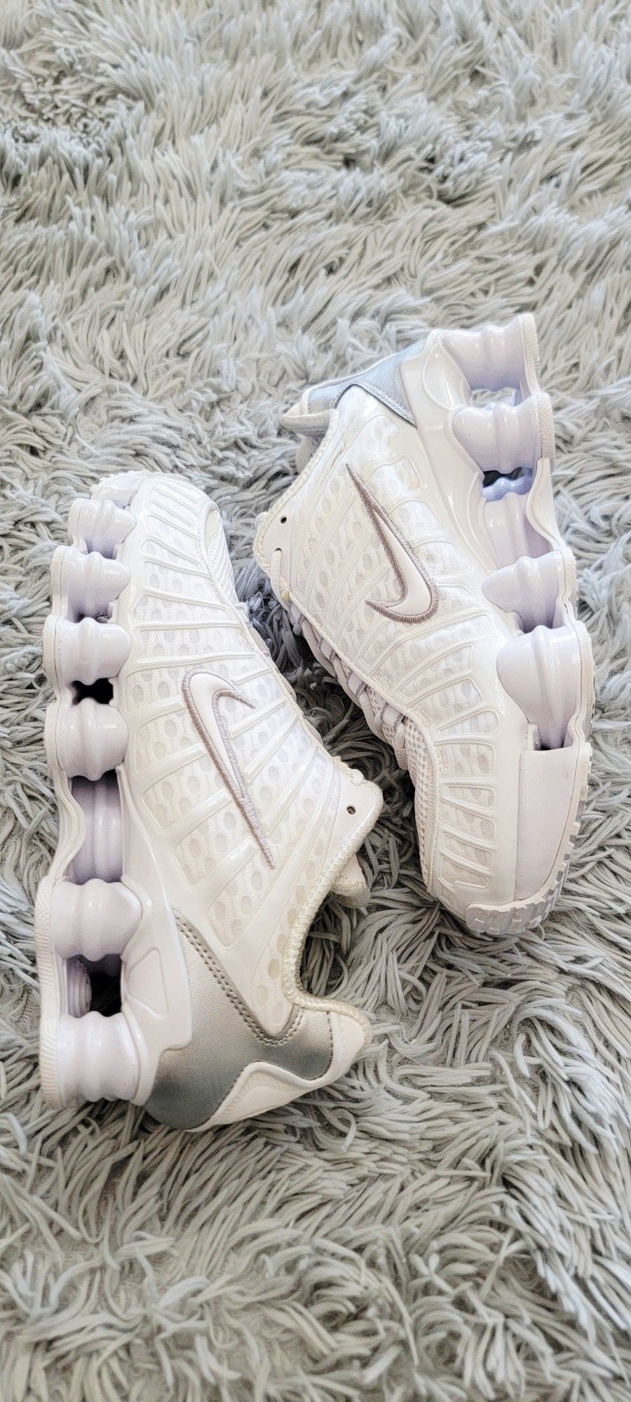 Size Women's Nike Shox TL Retro White Metallic Silver AR3566