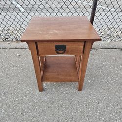 Solid Wood Nighstand/ Side Table