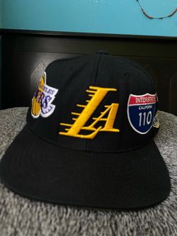 Authentic Mitchell & ness lakers hat