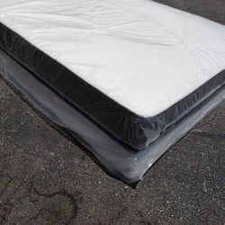 NEW QUEEN SIZE SET MATTRESS AND BOX SPRING-2PC