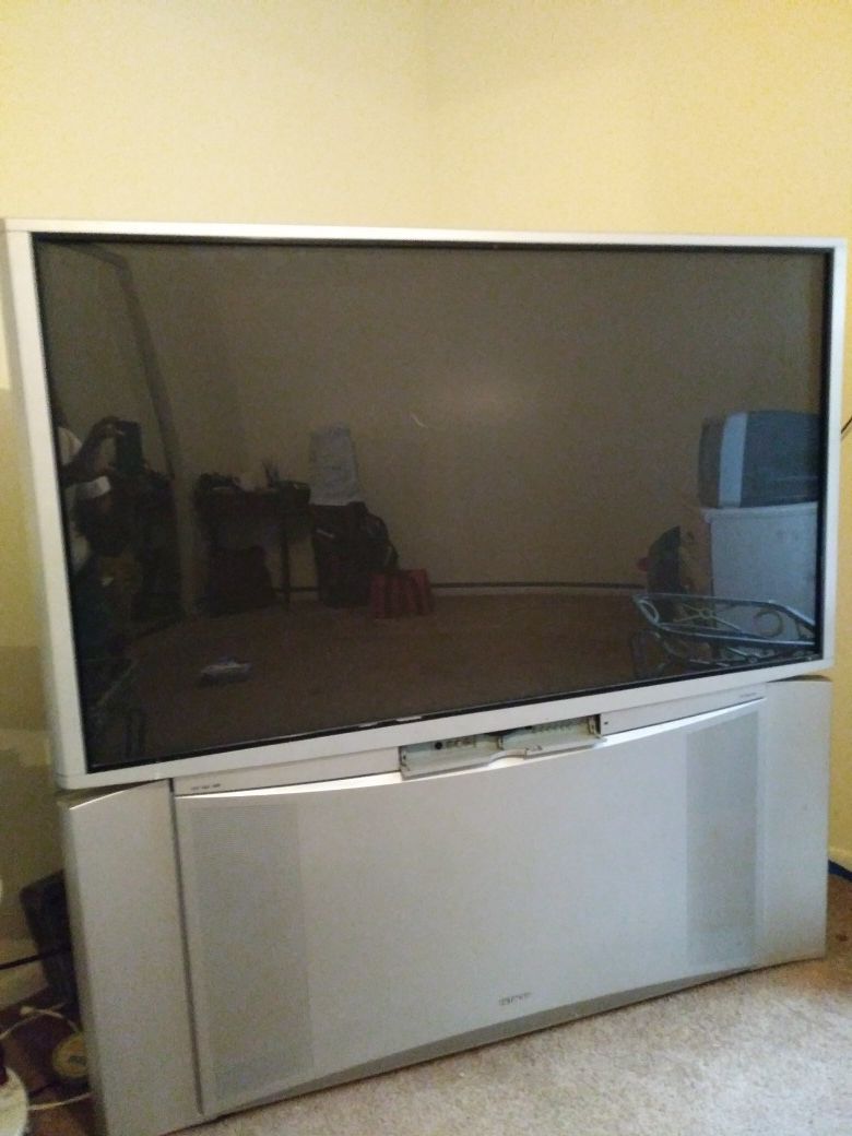 Hitachi 57F510 57" 1080i HDMI SRS Television
