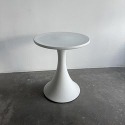 Modern Minimalist Dalya Round Outdoor Bistro Table 