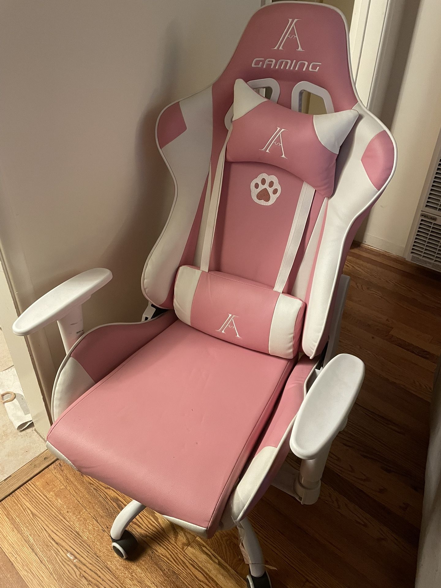 Pink gaming chair gently used
