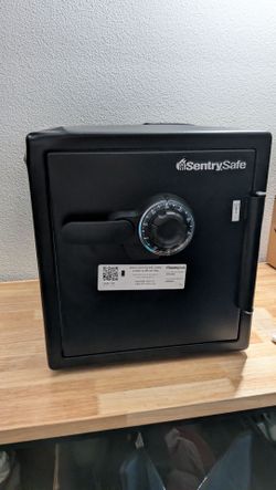 Sentry safe Fire-Resistant and Waterproof Safe, Dial Combination Lock, 1.23 Cu. ft.