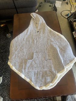 Black & Cream Hooded Poncho – Size/Brand Shown in Photos