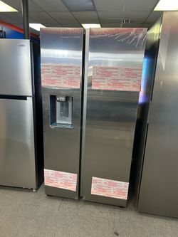 Samsung Side by Side Refrigerator in Stainless Steel!