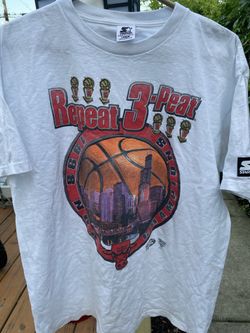 Vintage Chicago Bulls Repeat 3-Peat NBA Basketball Starter T-Shirt Large Like new