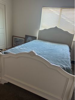 Full size bed