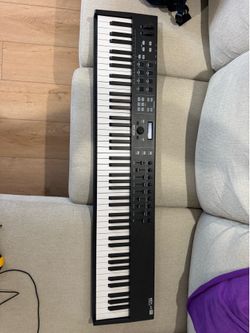 Arturia Keylab Essential 88 keys MIDI Piano