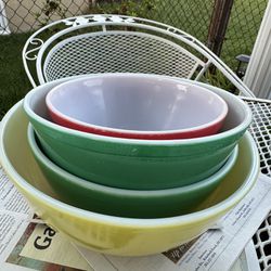 1940/1950 Vintage Set of 3 Pyrex Primary Colors Mixing Bowls + Xtra Green Bowl