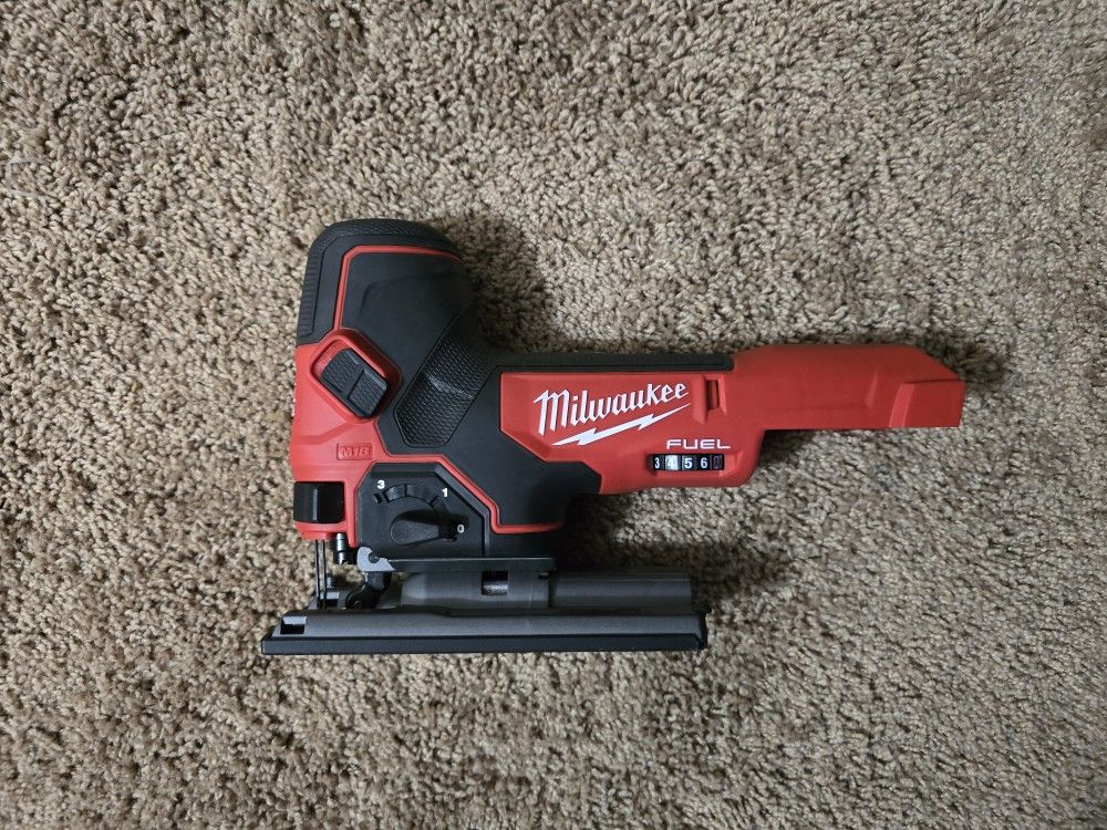 Milwaukee M18 Fuel Jig Saw 