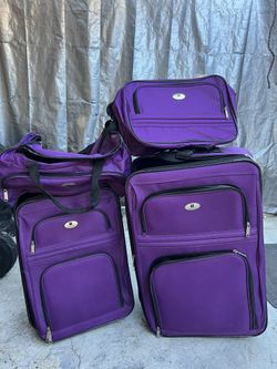 Leisure Travel Suitcases 4 Pieces.