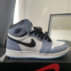 Jordan 1’s university blue’s