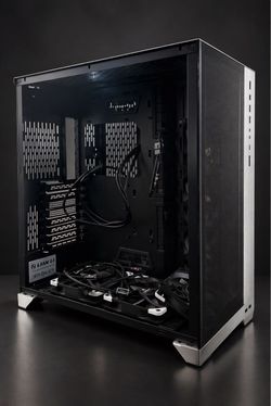 Lian li PC CaseO11 Dynamic EVO XL + 6 Noctua Fans