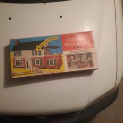 Vintage COLONIAL DOLL HOUSE by MARX 