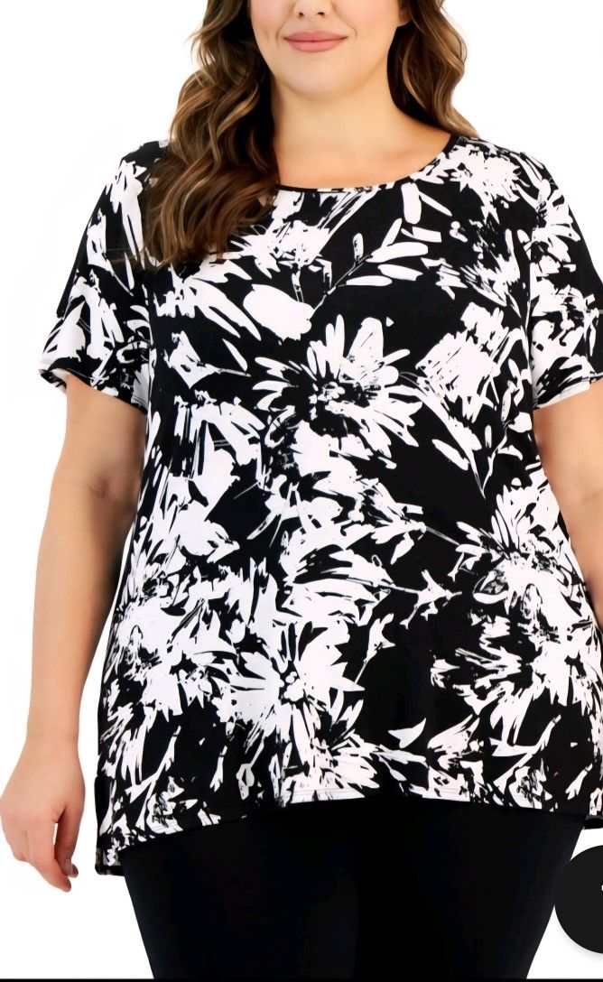 2X Woman's Short Sleeve round neck Alfani Animal print stripe Sleeve Casual Tee