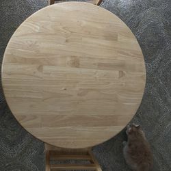 Kids 30-in Table And Chairs 