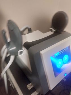 Emsculpt muscle stimulation machine