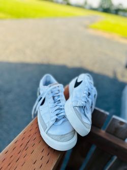 Nike Blazer Low '77 sneakers in white with black detail