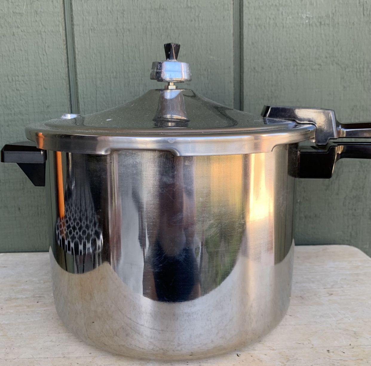 6 QT PRESTO STAINLESS STEEL PRESSURE COOKER MODEL 10D 0135001 LISTED 409
