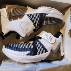NEW Nike LeBron Witness 7 Kids Sneakers 