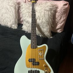 Ibañez 4 String Bass