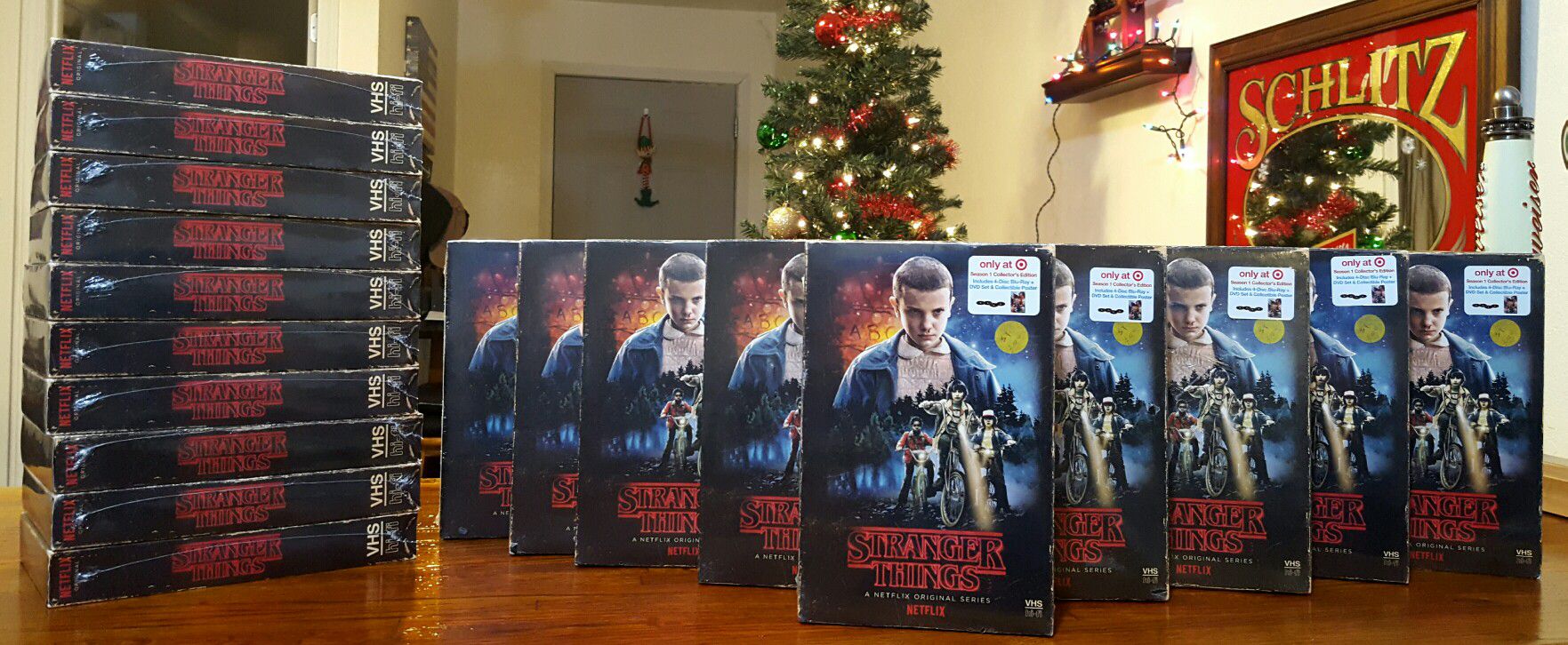 New Lot of 18 Netflix Stranger Things Season 1 - 4 Disk Blu-Ray/DVD Collector's Box Set & Collectable Poster