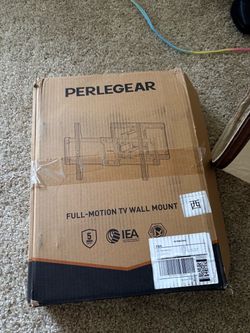 Perlegear Full-Motion TV Wall Mount